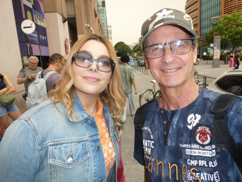 Lire la suite à propos de l’article LA CHANTEUSE SANTA A BRON.