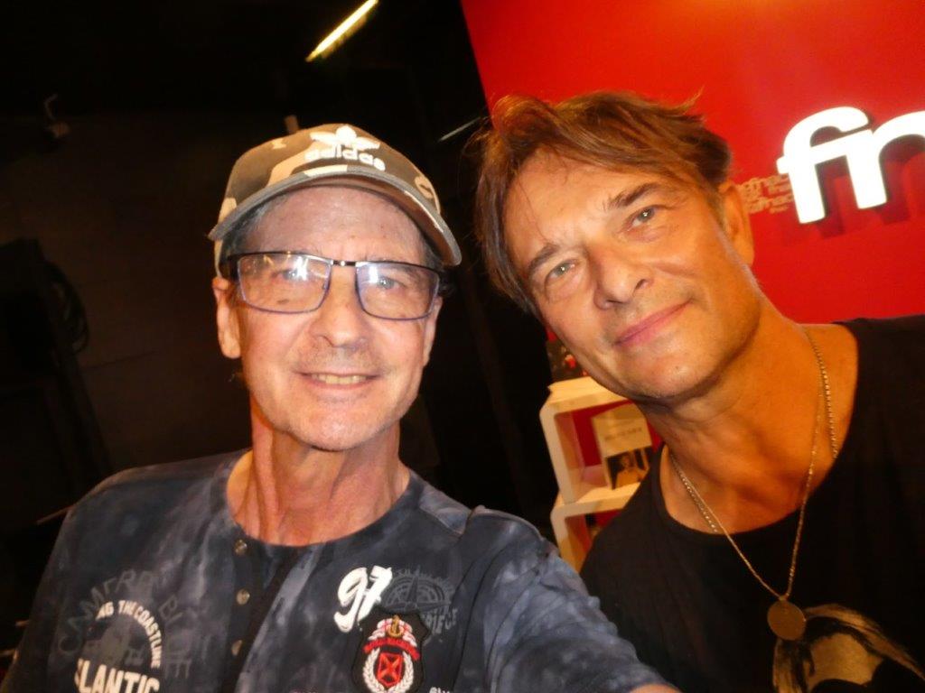 Lire la suite à propos de l’article DAVID HALLYDAY A BRON.