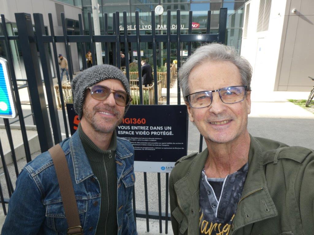 Lire la suite à propos de l’article CALOGERO A LYON.