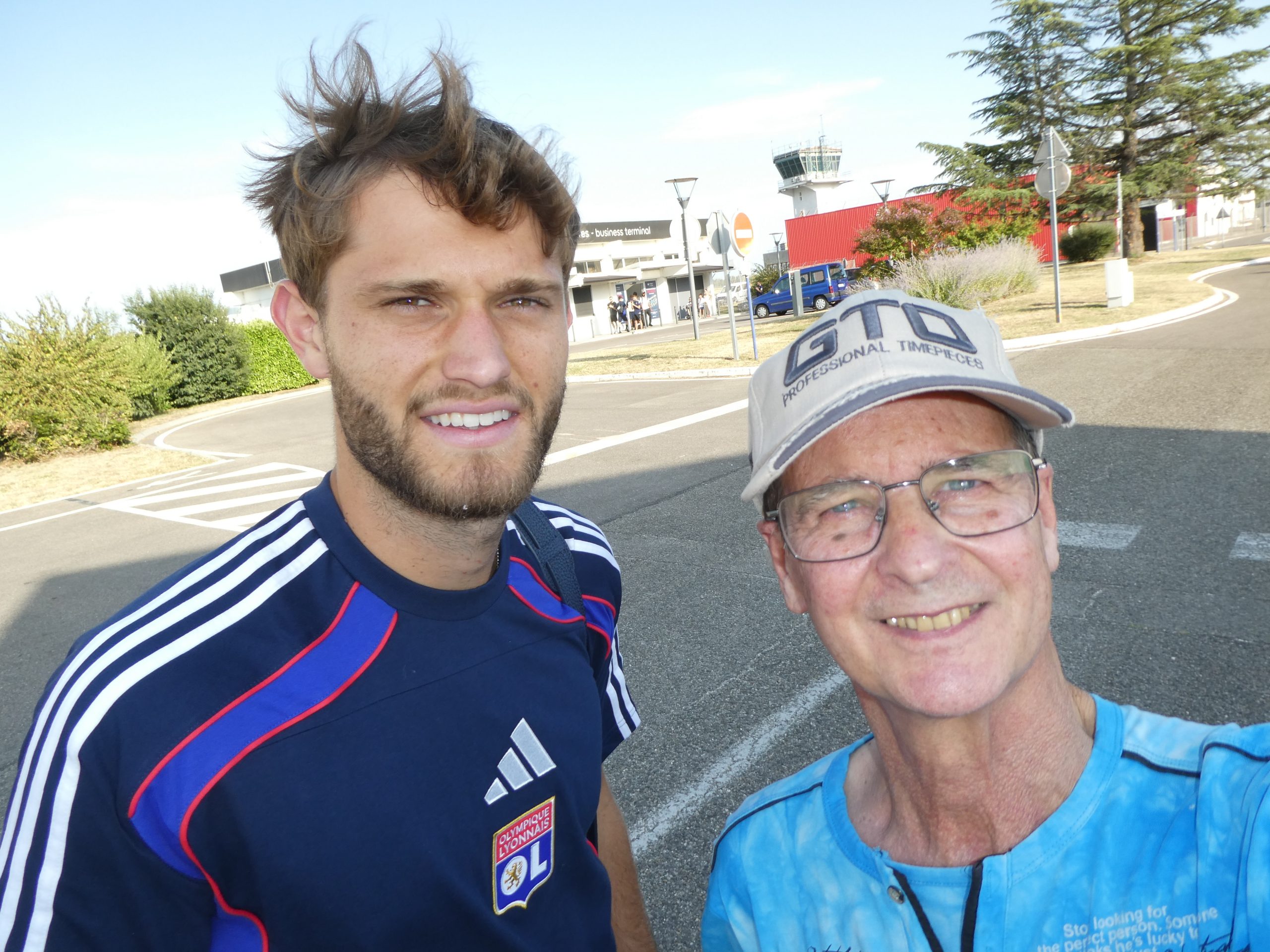 Lire la suite à propos de l’article FOOTBALL : DEPART DES LYONNAIS POUR LENS.