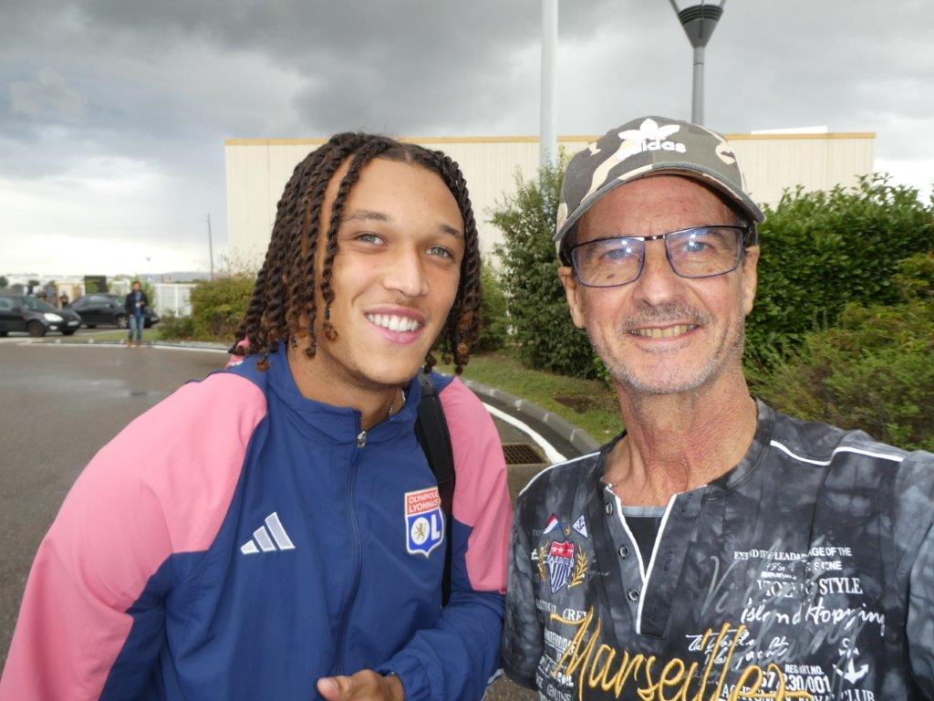 Lire la suite à propos de l’article FOOTBALL : LE TRANSFERT DU JOUR (2).